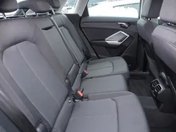 AUDI Q3 35 TDI advanced ACC AHK LED Navi RüKa Sitzh.