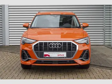 AUDI Q3 35TFSI S line ACC AHK Navi  Kam 19Zoll