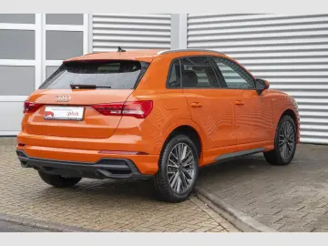 AUDI Q3 35TFSI S line ACC AHK Navi  Kam 19Zoll