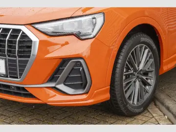 AUDI Q3 35TFSI S line ACC AHK Navi  Kam 19Zoll