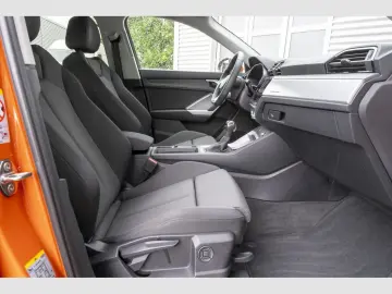 AUDI Q3 35TFSI S line ACC AHK Navi  Kam 19Zoll
