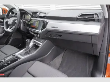 AUDI Q3 35TFSI S line ACC AHK Navi  Kam 19Zoll
