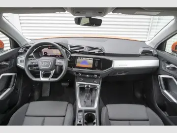 AUDI Q3 35TFSI S line ACC AHK Navi  Kam 19Zoll