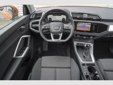 AUDI Q3 35TFSI S line ACC AHK Navi  Kam 19Zoll