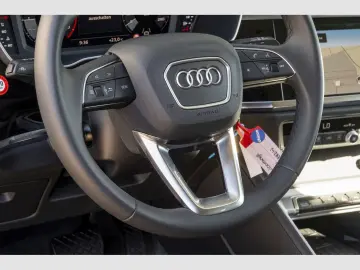 AUDI Q3 Sportback 35 TFSI S line 'AHK Navi  PDC  35 T