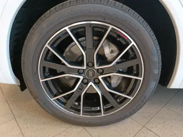 AUDI Q5 Sportback 35 TDI S-Line AHK Opt.Schwarz