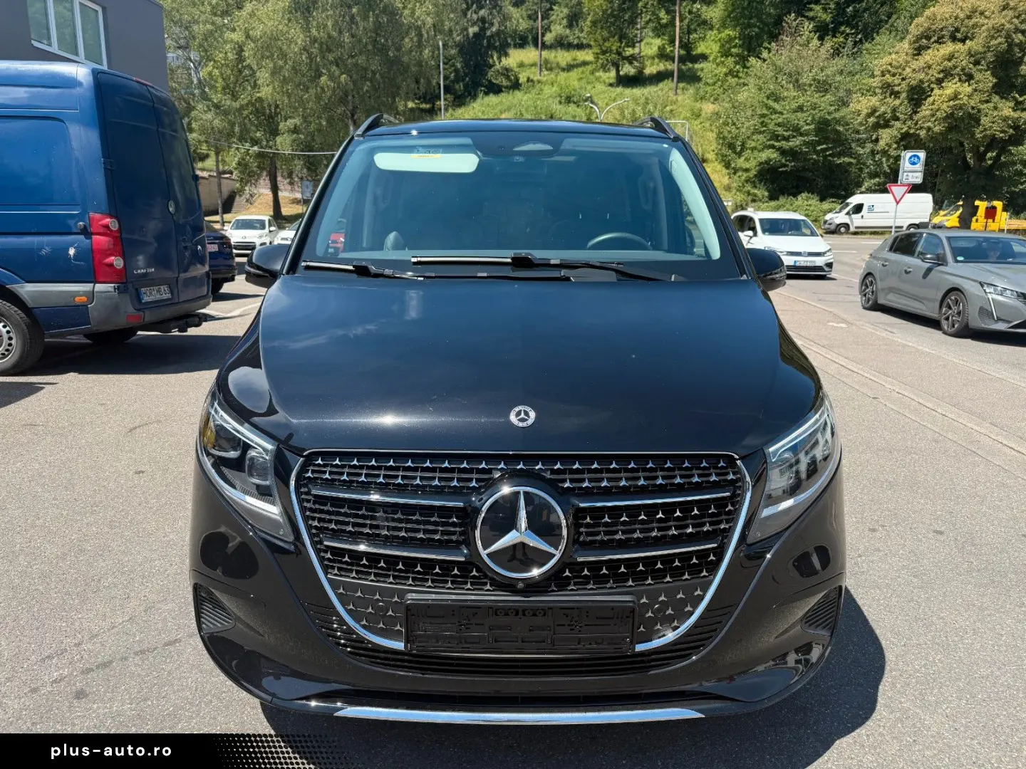 MERCEDES-BENZ V 300 RWD lang AVANTGARDE Pano 360