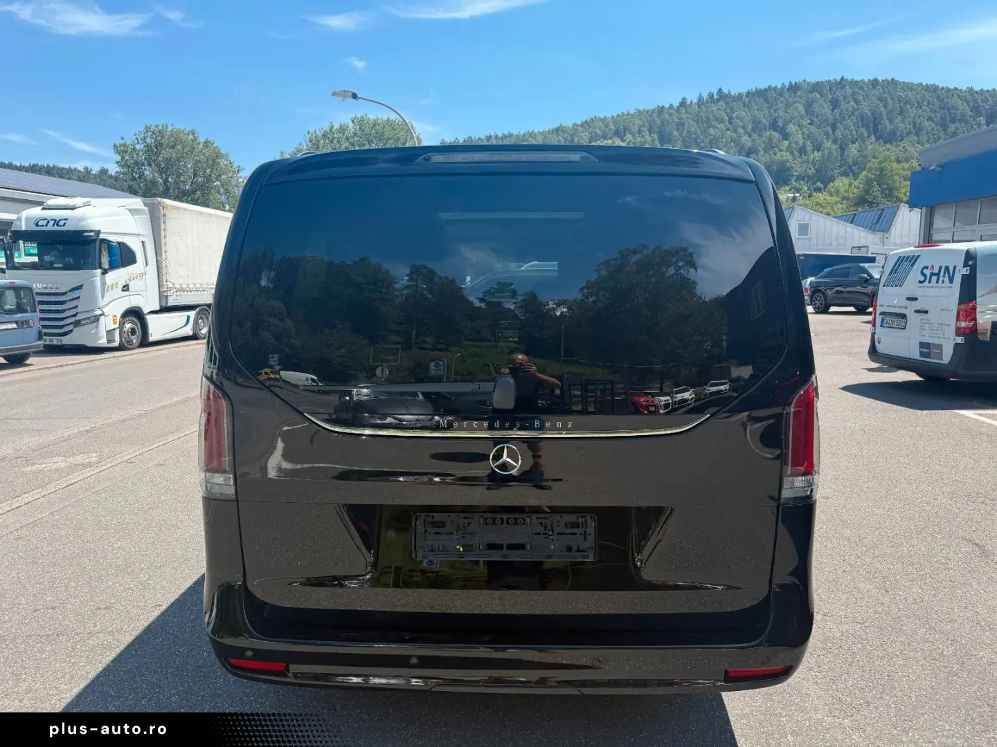 MERCEDES-BENZ V 300 RWD lang AVANTGARDE Pano 360