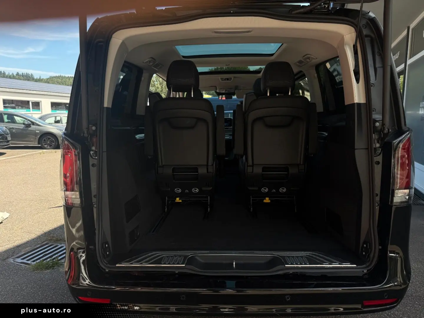 MERCEDES-BENZ V 300 RWD lang AVANTGARDE Pano 360