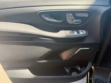 MERCEDES-BENZ V 300 RWD lang AVANTGARDE Pano 360