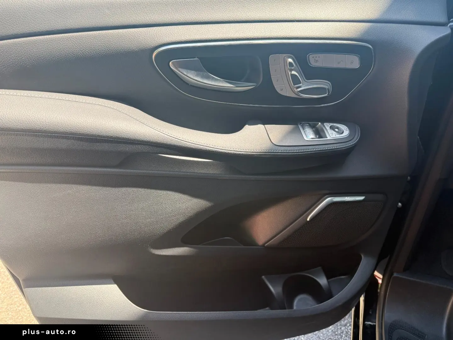 MERCEDES-BENZ V 300 RWD lang AVANTGARDE Pano 360