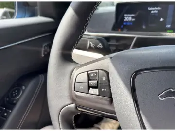 FORD Mustang MACH-E GT AWD (Extended Range) Panorama