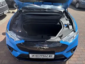 FORD Mustang MACH-E GT AWD (Extended Range) Panorama