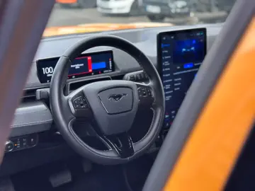 FORD Mustang Mach-E GT AWD ANHÄNGERK WINTER SOMMERRÄD