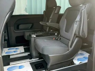 MERCEDES-BENZ V 300 d 4MATIC extralang STYLE MultiBeam TOP!
