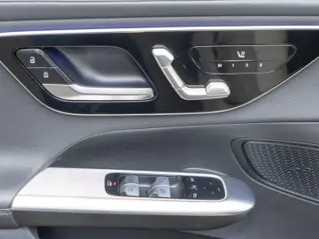 MERCEDES-BENZ GLC 220 d 4MATIC  AMG Night LED AHK Ka…