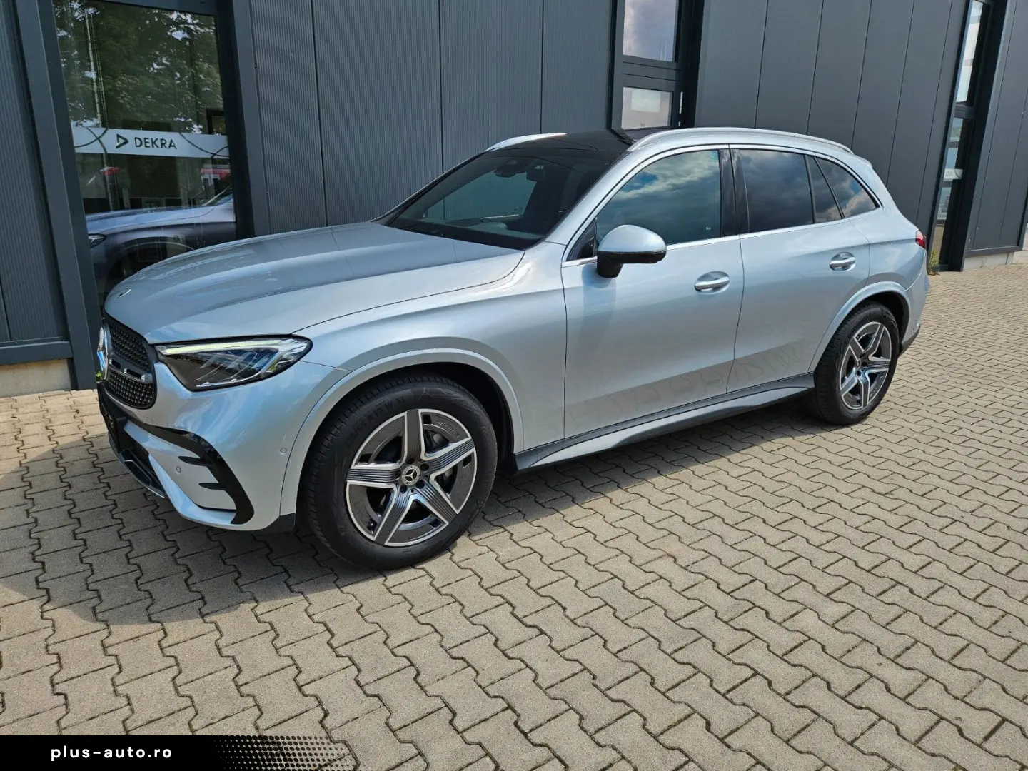 MERCEDES-BENZ GLC 200 4M AMG Pano AHK Distronic 1.Hd. uffr.