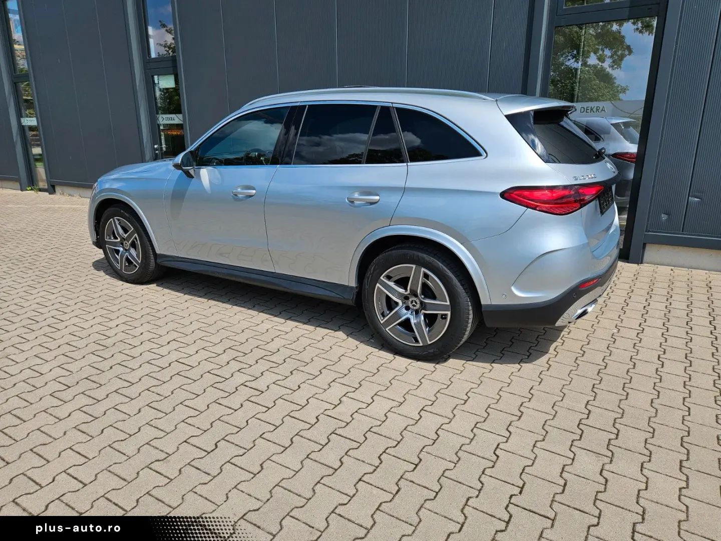 MERCEDES-BENZ GLC 200 4M AMG Pano AHK Distronic 1.Hd. uffr.