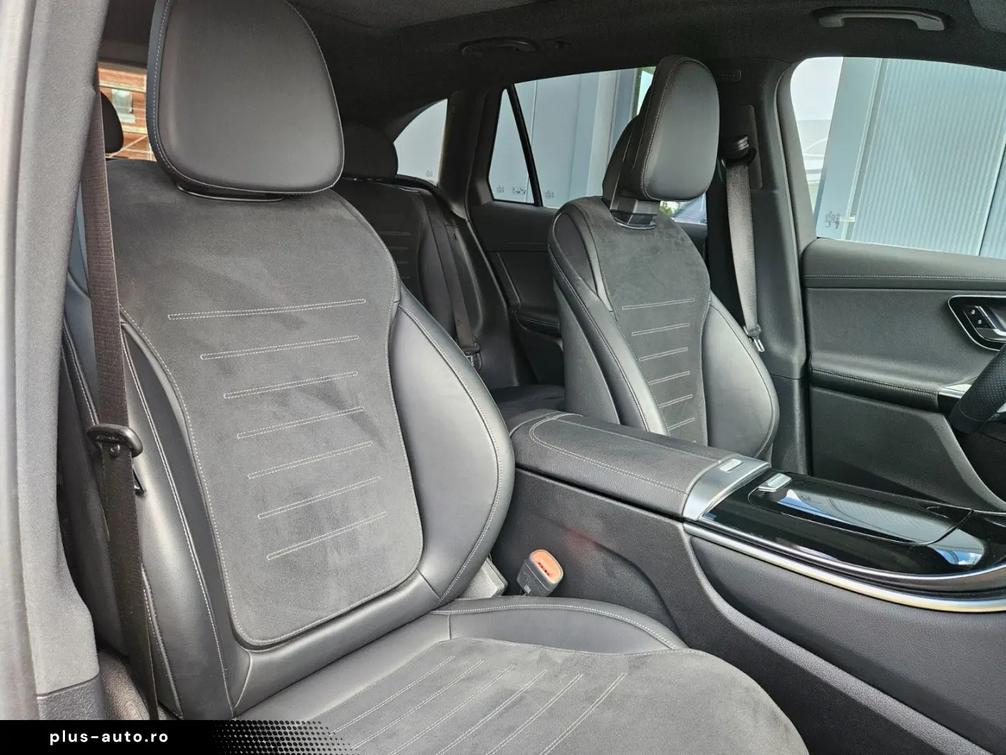 MERCEDES-BENZ GLC 200 4M AMG Pano AHK Distronic 1.Hd. uffr.