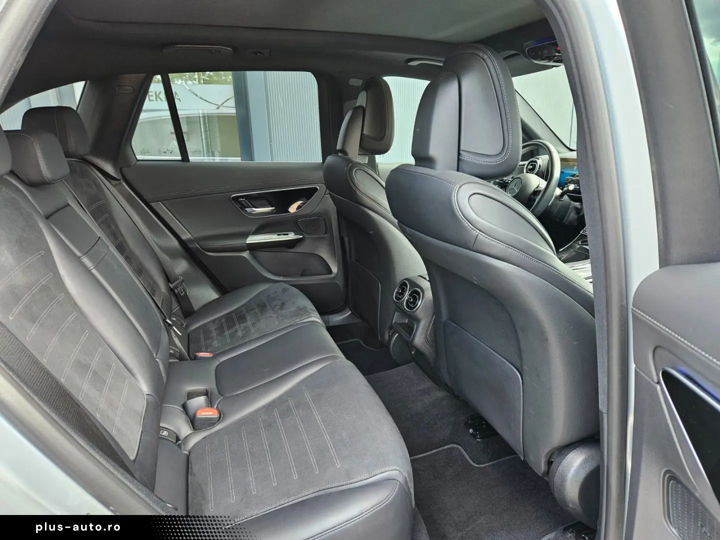 MERCEDES-BENZ GLC 200 4M AMG Pano AHK Distronic 1.Hd. uffr.