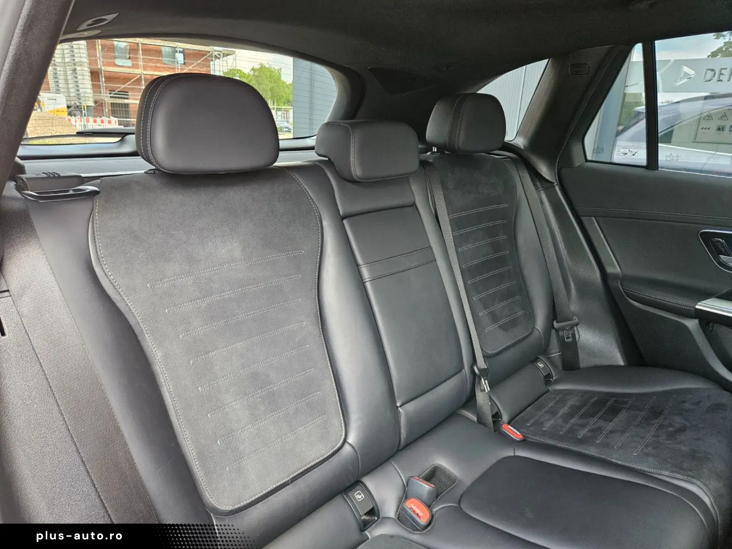 MERCEDES-BENZ GLC 200 4M AMG Pano AHK Distronic 1.Hd. uffr.