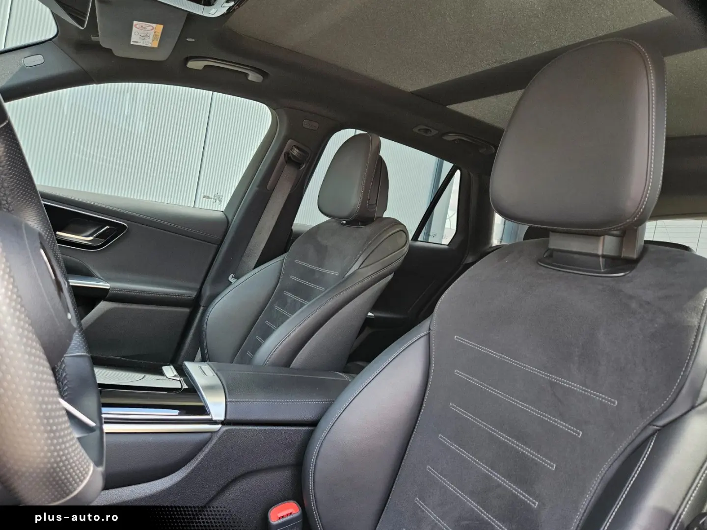 MERCEDES-BENZ GLC 200 4M AMG Pano AHK Distronic 1.Hd. uffr.