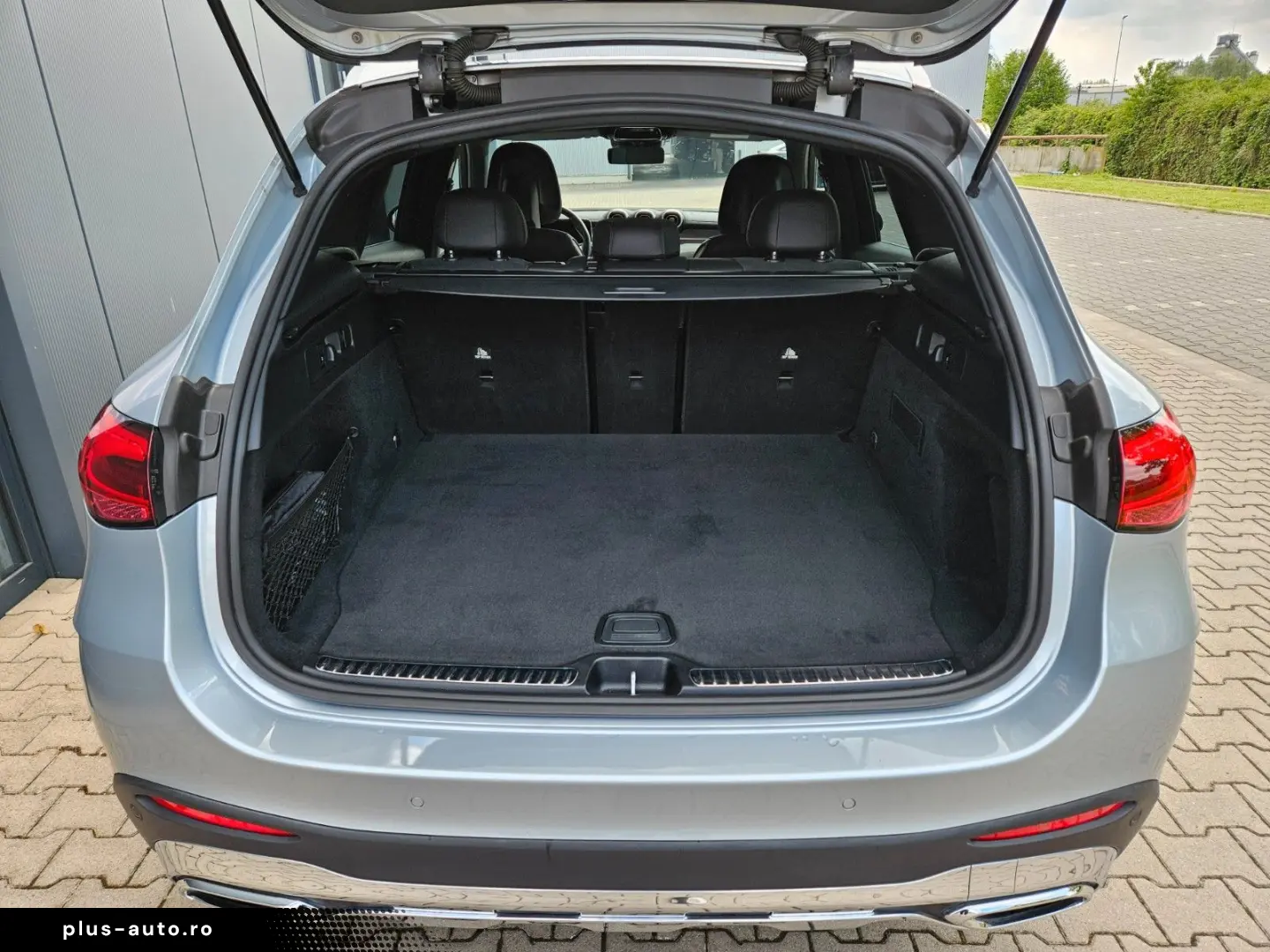 MERCEDES-BENZ GLC 200 4M AMG Pano AHK Distronic 1.Hd. uffr.