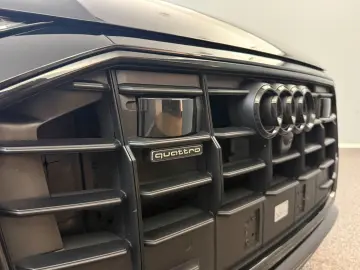 AUDI Q8 50 TDI quattro Competition Plus Carbon