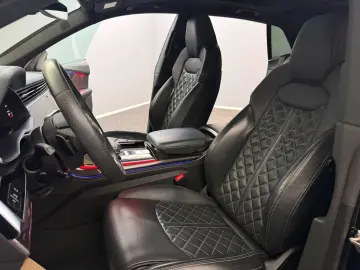 AUDI Q8 50 TDI quattro Competition Plus Carbon