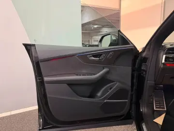AUDI Q8 50 TDI quattro Competition Plus Carbon