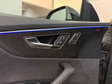 AUDI Q8 50 TDI quattro Competition Plus Carbon