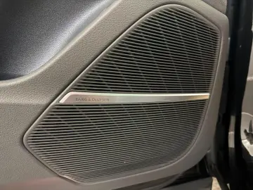 AUDI Q8 50 TDI quattro Competition Plus Carbon