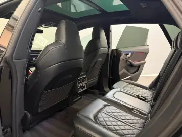 AUDI Q8 50 TDI quattro Competition Plus Carbon