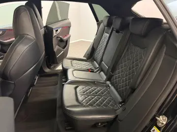 AUDI Q8 50 TDI quattro Competition Plus Carbon