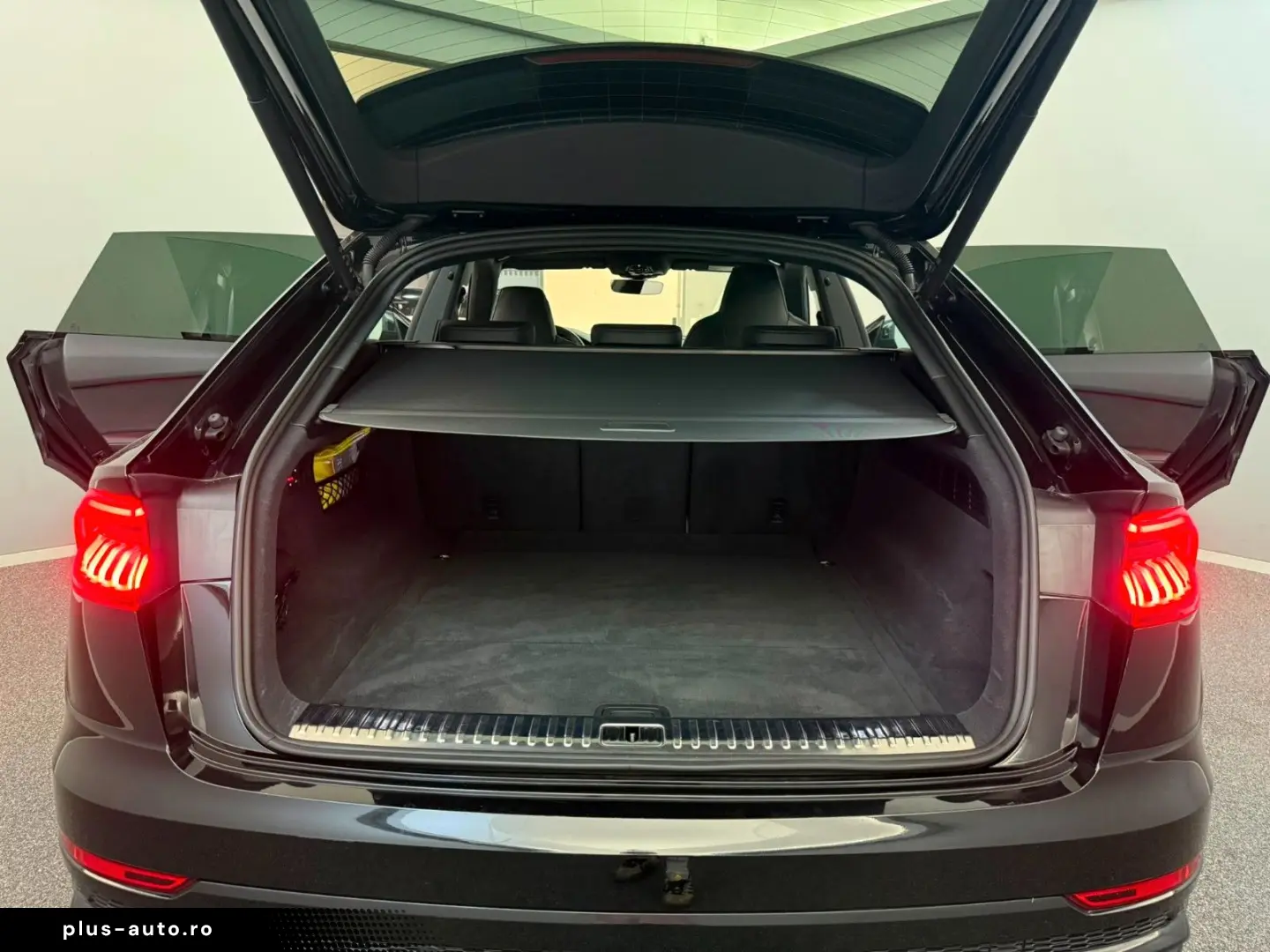 AUDI Q8 50 TDI quattro Competition Plus Carbon