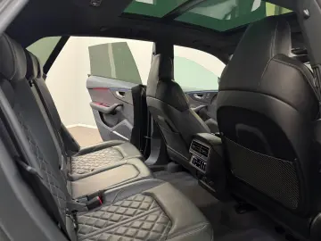 AUDI Q8 50 TDI quattro Competition Plus Carbon