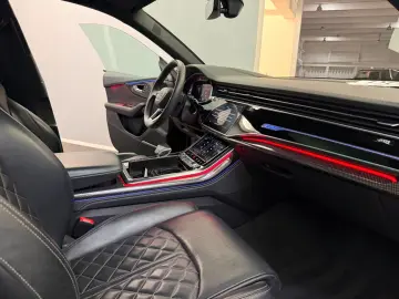 AUDI Q8 50 TDI quattro Competition Plus Carbon