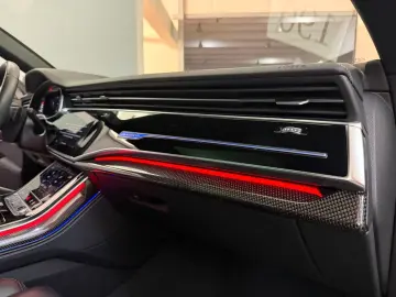 AUDI Q8 50 TDI quattro Competition Plus Carbon