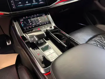 AUDI Q8 50 TDI quattro Competition Plus Carbon