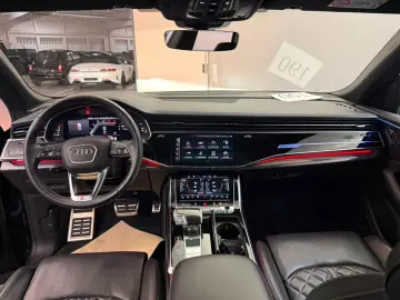 AUDI Q8 50 TDI quattro Competition Plus Carbon