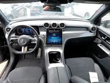 MERCEDES-BENZ GLC 300 d 4Matic AMG Night TRITTBRETT …