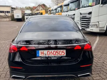 MERCEDES-BENZ Limousine E 300 de 4Matic Edition AMG