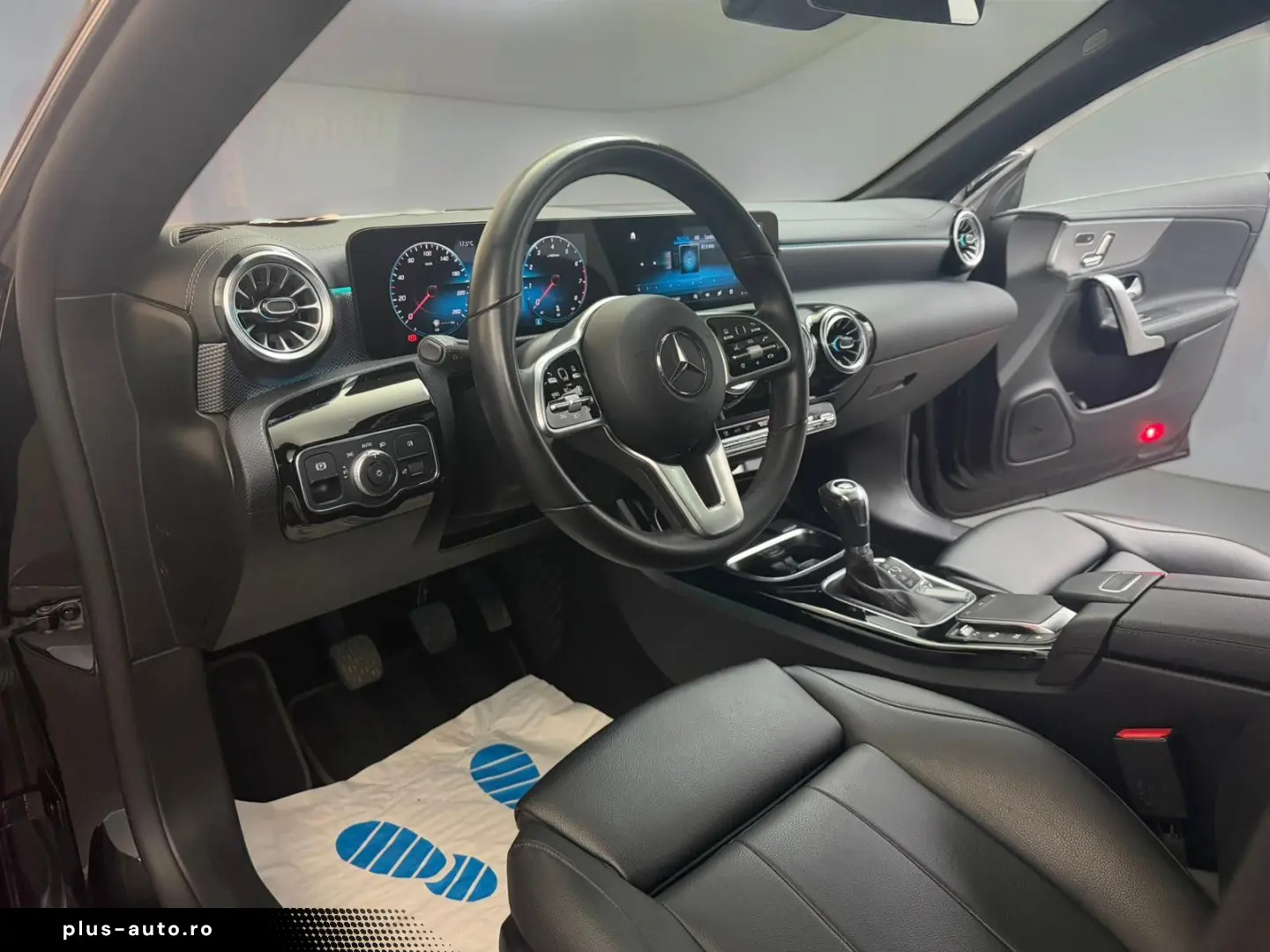 MERCEDES-BENZ CLA 180 PANORAMA