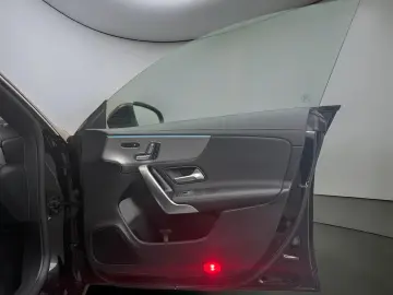 MERCEDES-BENZ CLA 180 PANORAMA