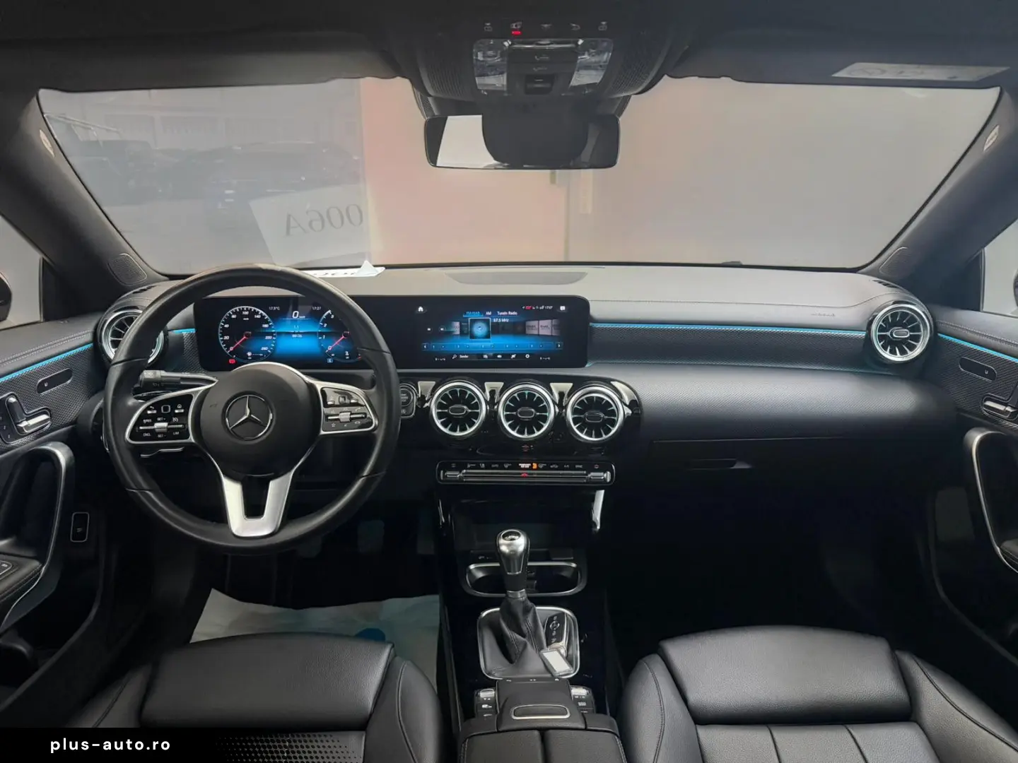 MERCEDES-BENZ CLA 180 PANORAMA
