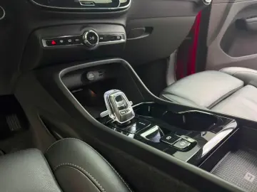 VOLVO XC 40 T5 Inscription Recharge