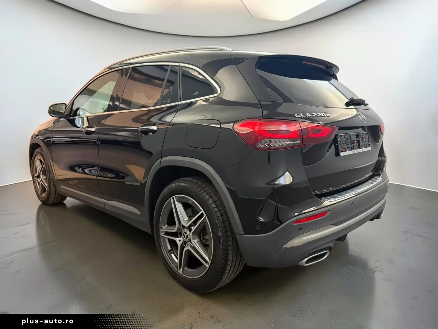 MERCEDES-BENZ GLA 220 d AMG-LINE