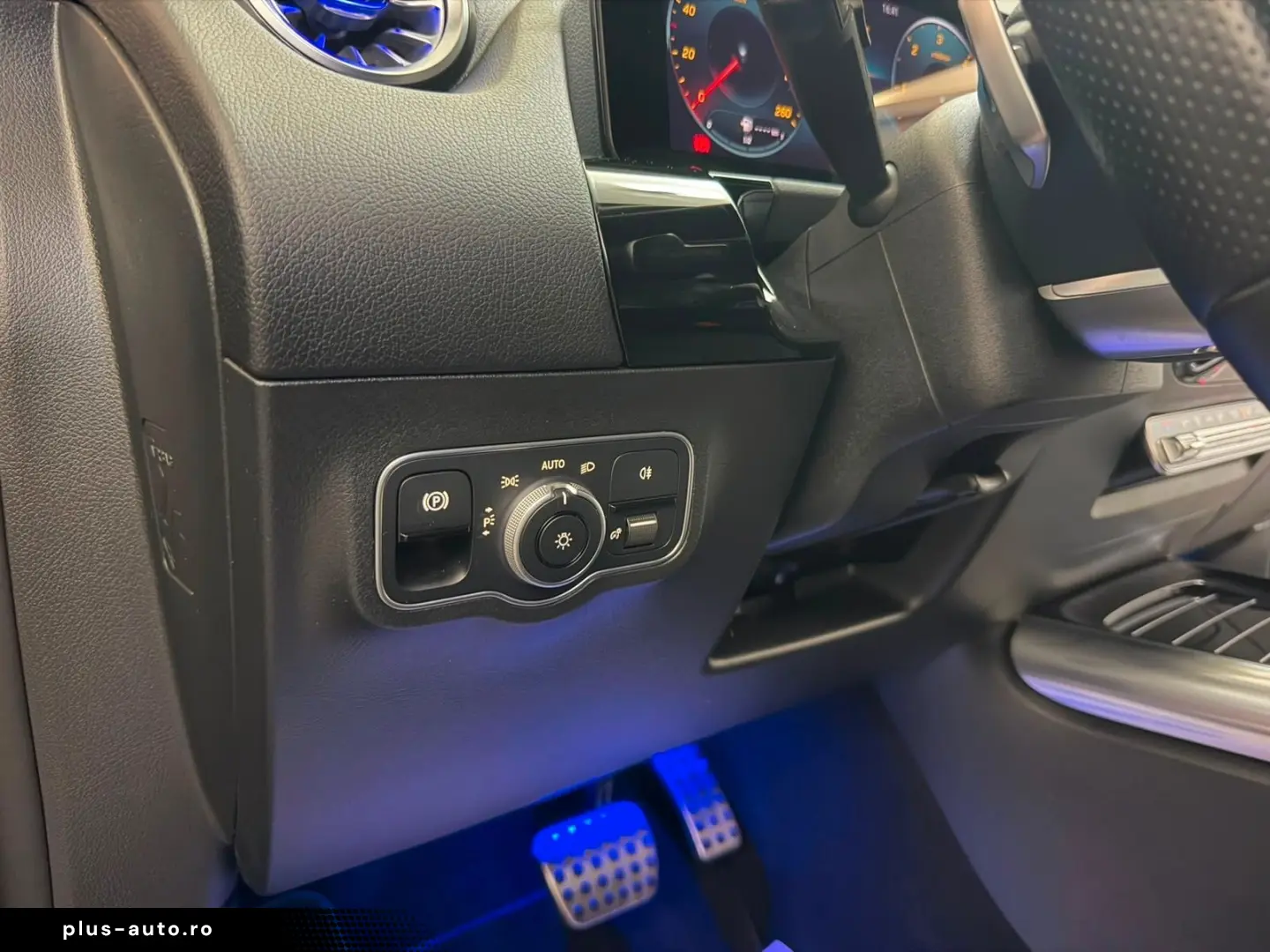 MERCEDES-BENZ GLA 220 d AMG-LINE