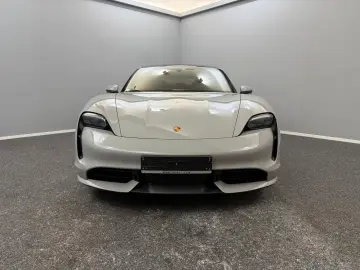 PORSCHE Taycan Turbo Panoramic