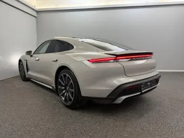 PORSCHE Taycan Turbo Panoramic